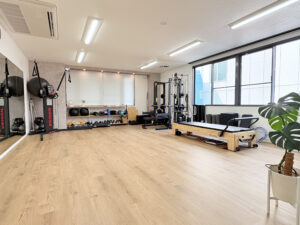 【江坂でパーソナル・ヨガ教室・ピラティスに】レンタルジム・スタジオのご案内